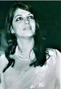 ज़रीन खान का जीवन परिचय